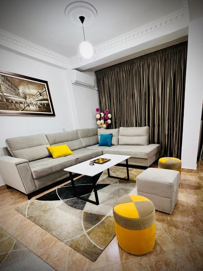 Daily Rent Apartment City Center Elbasan 6 外观 照片