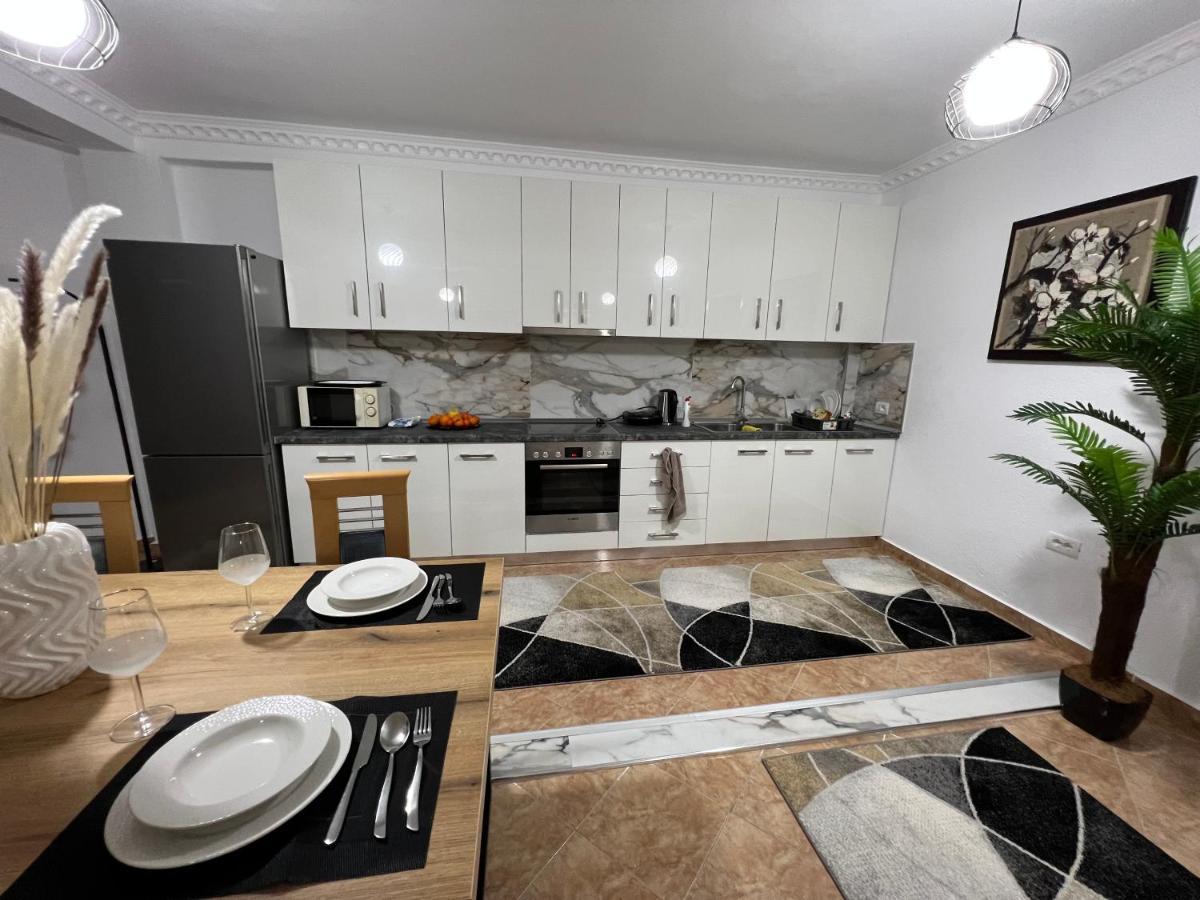 Daily Rent Apartment City Center Elbasan 6 外观 照片