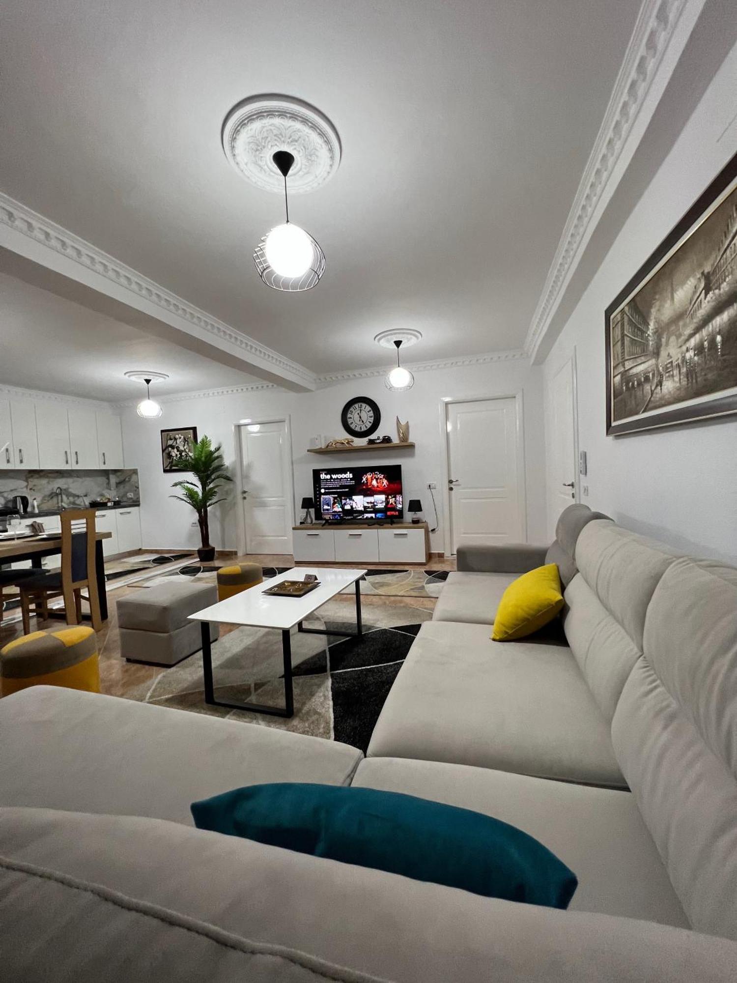 Daily Rent Apartment City Center Elbasan 6 外观 照片